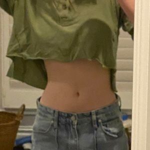 Super cute urban outfitters cropped tee!!